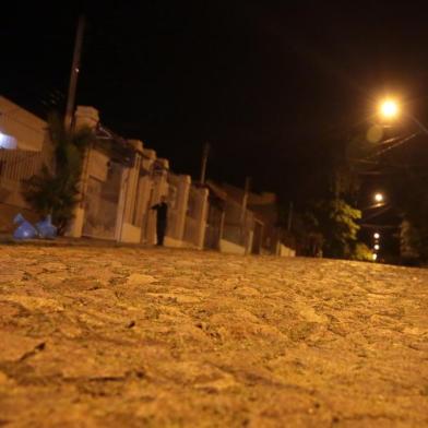  PORTO ALEGRE, RS, BRASIL - Rua Joaquim Cruz, altura do número 30, bairro Santo Antõnio. Local onde o Coronel da Brigada Militar Bernardo Trojan Neto foi baleado nas costas após reagir a assalto.