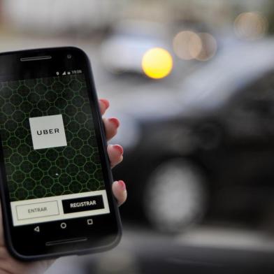  CAXIAS DO SUL, RS, BRASIL, 27/10/2016 - O Uber inicia operação em Caxias do Sul. (Marcelo Casagrande/Agencia RBS)