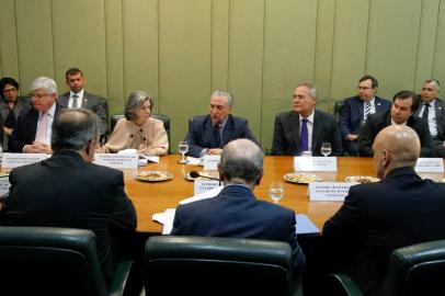 reunião entre os três poderes, carmen lucia, michel temer, renan calheiros