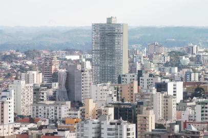 *** Vista Aérea-RRigon ***Vista Aérea. Vista aérea da paisagem do bairro Centro, com destaque para o edifício Parque do Sol.