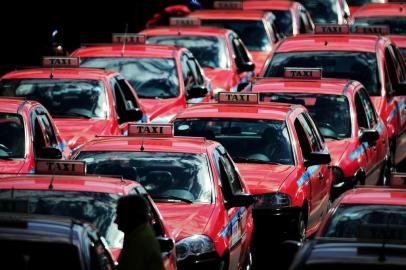  PORTO ALEGRE, RS, BRASIL, 23/01/2013, 13:00hs. Serviço de taxi em Porto Alegre . (Foto: FERNANDO GOMES/ ZERO HORA).