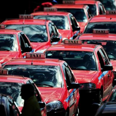  PORTO ALEGRE, RS, BRASIL, 23/01/2013, 13:00hs. Serviço de taxi em Porto Alegre . (Foto: FERNANDO GOMES/ ZERO HORA).