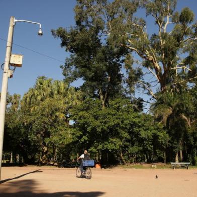  

PORTO ALEGRE, RS - BRASIL 04.11.2016 -  Câmeras de segurança na Redenção  (FOTO: FELIPE NOGS/ AGÊNCIA RBS)