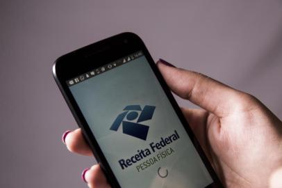  Florianopolis, SC, Brasil, 12.02.2016: Aplicativo para o imposto de renda no celular. (Foto: Diorgenes Pandini/Agência RBS)Indexador: Diorgenes PandiniFonte: Agencia RBS