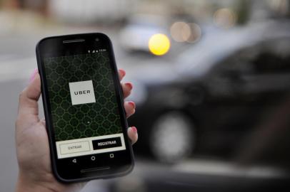  CAXIAS DO SUL, RS, BRASIL, 27/10/2016 - O Uber inicia operação em Caxias do Sul. (Marcelo Casagrande/Agencia RBS)