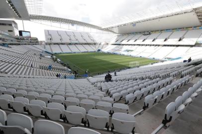  SÃO PAULO, SP,BRASIL - Arena de São Paulo, cujo nome provisório é Arena Corinthians e que também é popularmente conhecida como Itaquerão, é um estádio de futebol localizado no distrito de Itaquera, na zona leste do município de São Paulo, Brasil. De propriedade do Sport Club Corinthians Paulista, foi inaugurada oficialmente em 18 de maio de 2014. Com capacidade para 48 234 lugares, é o quinto maior estádio da Série A do Campeonato Brasileiro de Futebol e o 11º maior do Brasil.2 Durante a Copa do Mundo e pelo menos até o final de 2014, poderá receber até 69 160 espectadores. Indexador: Jefferson BotegaIndexador: Jefferson Botega