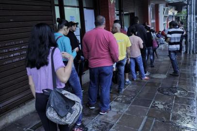  SANTA MARIA, RS, BRASIL, 09/11/2016 - mutirão de emprego no Sine. (FOTO MAIARA BERSCH / AGÊNCIA RBS)