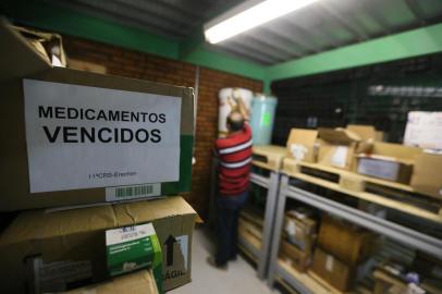  PORTO ALEGRE, RS, BRASIL, 07-11-2016. Medicamentos vencidos no depósito da Secretaria Estadual de Saúde na Av. Ipiranga. (LAURO ALVES/AGÊNCIA RBS)