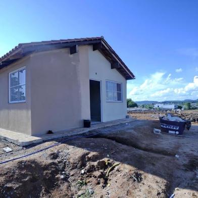  SANTA MARIA, RS, BRASIL, 10/11/2016 - BK Construções começa a erguer um novo residencial com 407 casas ao lado da Cohab Tancredo Neves. Será financiado pelo programa Minha Casa, Minha Vida (FOTO MAIARA BERSCH / AGÊNCIA RBS)