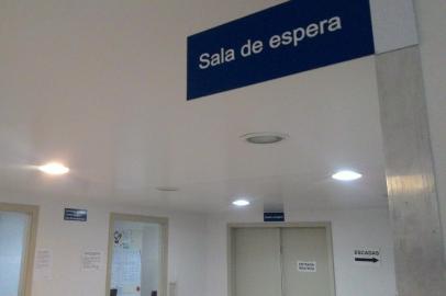 Médicos e residentes do Hospital Universitário de Santa Maria (Husm) fazem, nesta terça-feira, um mutirão de cirurgias de tireoide (tireoidectomia) para atender pacientes que estão há até três anos na fila de espera do Sistema Único de Saúde (SUS). Eles são de Santa Maria, São Sepé, São Francisco de Assis e São Pedro do Sul.