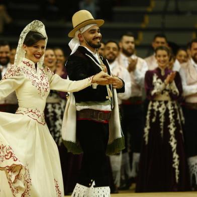  Enart, ou ENART é um dos maiores festivais de arte amadora da América Latina. É um evento tradicionalista gaúcho. Promovido pelo MTG, é realizado anualmente em três etapas. (ISADORA NEUMANN/Agência RBS)