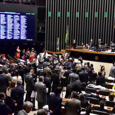 BRASÍLIA. Sessão extraordinária para discussão e votação de projetos como o pacote anticorrupção. Zeca Ribeiro / Câmara dos Deputados