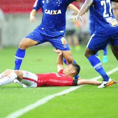  PORTO ALEGRE, RS, BRASIL 27/11/2016 - O Inter enfrenta o Cruzeiro no estádio Beira-Rio, no jogo válido pela 37ª rodada do Campeonato Brasileiro 2016. (FOTO: CARLOS MACEDO/AGÊNCIA RBS).