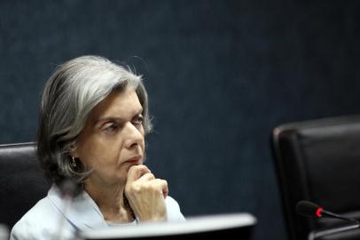 A presidente do Supremo Tribunal Federal (STF), ministra Cármen Lúcia, criticou, nesta terça-feira, as iniciativas que pretendem criminalizar a atuação de juízes, como o projeto de lei sobre abuso de autoridade que tramita no Congresso Nacional.