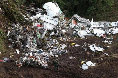  PORTO ALEGRE, RS, BRASIL - Imagens do local do acidente com avião que levava a equipe da Chapecoense para a final contra o Nacional de Medellín da Colômbia.Indexador: Bruno Alencastro