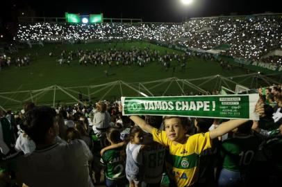  Chapecó, SC, Brasil, 30/11/2016.Missa na Arena Condá em homenagem aos mortos na tragédia do avião que caiu com a delegação da Chapecoense e jornalistas que acompanhavam o time catarinense na final da Copa Sul-Americana contra o