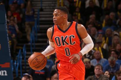 New Orleans Pelicans v Oklahoma City Thunder

OKLAHOMA CITY, OK- DECEMBER 4: Russell Westbrook #0 of the Oklahoma City Thunder handles the ball against the New Orleans Pelicans on December 4, 2016 at Chesapeake Energy Arena in Oklahoma City, Oklahoma. NOTE TO USER: User expressly acknowledges and agrees that, by downloading and or using this photograph, User is consenting to the terms and conditions of the Getty Images License Agreement. Mandatory Copyright Notice: Copyright 2016 NBAE   Layne Murdoch Sr./NBAE via Getty Images/AFP

Editoria: SPO
Local: Oklahoma City
Indexador: Layne Murdoch
Secao: Basketball
Fonte: NBAE / Getty Images
Fotógrafo: Contributor