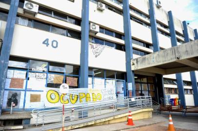  SANTA MARIA, RS, BRASIL, 16-11-2016.Ocupações UFSM. Prédio do Centro do Ciências Sociais e Humanas. Estudantes ocuparam contra a PEC 55. Não há aulas da graduação. Professores viabilizaram as demais atividades em outros prédios.FOTO: GERMANO RORATO/AGÊNCIA RBS, GERALIndexador: GERMANO RORATO