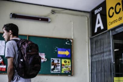  FLORIANOPOLIS, SC, BRASIL, 10.12.2016: Primeiro dia de vestibular na UFSC (Foto: Diorgenes Pandini/Agência RBS)Indexador: Diorgenes PandiniFonte: Agencia RBS