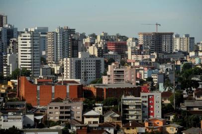  CAXIAS DO SUL, RS, BRASIL, 01/12/2016. Prédios em construção nos bairros Universitário e Madureira. Fotos ilustrativas do setor de construção civil para matéria do Feirão de Imóveis. (Diogo Sallaberry/Agência RBS)