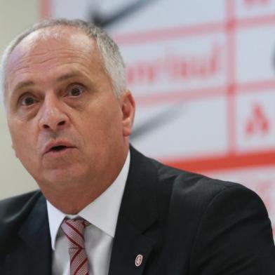  PORTO ALEGRE, RS, BRASIL, 13-12-2016. Apresentação do novo técnico do Internacional, Antônio Carlos Zago, ex-técnico do Juventude. Na foto, Marcelo Medeiros, presidente do Inter(BRUNO ALENCASTRO/AGÊNCIA RBS)