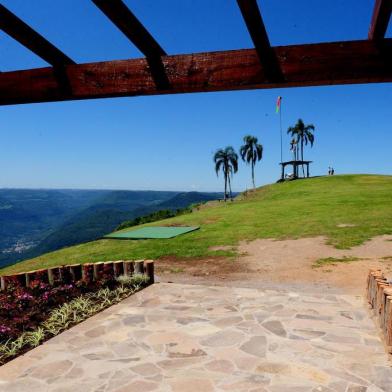  NOVA PETRÓPOLIS, RS, BRASIL (15/12/2016) Ninho das Águia Reiventando.  Ponto turístico de Nova Petrópolis investe na construção de banheiros, segurança, internet e cobrança para ingressar na área.     (Roni Rigon/Pioneiro).