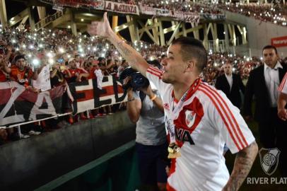 D'Alessandro comemora título da Copa Argentina pelo River Plate, em Córdoba