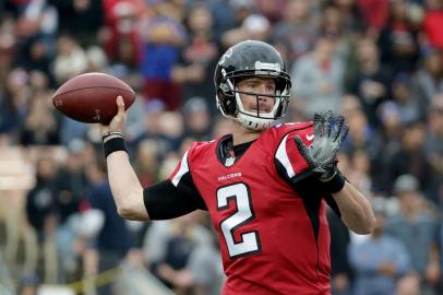 Atlanta Falcons v Los Angeles Rams

LOS ANGELES, CA - DECEMBER 11: Quarterback Matt Ryan #2 of the Atlanta Falcons drops back to pass against the Los Angeles Rams in the second quarter at Los Angeles Memorial Coliseum on December 11, 2016 in Los Angeles, California.   Jeff Gross/Getty Images/AFP

Editoria: SPO
Local: Los Angeles
Indexador: JEFF GROSS
Secao: American Football
Fonte: GETTY IMAGES NORTH AMERICA
Fotógrafo: STR