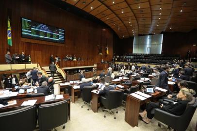  PORTO ALEGRE, RS, BRASIL - 19-12-2016 - Deputados iniciam sessão para votar pacote de José Ivo Sartori. (FOTO: ANDRÉ ÁVILA/AGÊNCIA RBS)