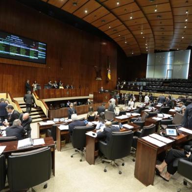  PORTO ALEGRE, RS, BRASIL - 19-12-2016 - Deputados iniciam sessão para votar pacote de José Ivo Sartori. (FOTO: ANDRÉ ÁVILA/AGÊNCIA RBS)