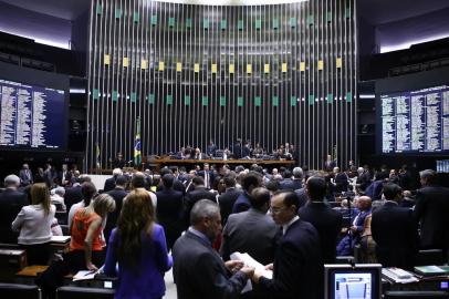 Sessão extraordinária da Câmara dos Deputados para discussão e votação de diversos projetos Data: 20/12/2016