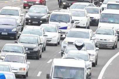  PORTO ALEGRE, RS, BRASIL 11/11/2016 - Trânsito intenso na Freeway em direção ao litoral. (FOTO: LAURO ALVES/AGÊNCIA RBS).