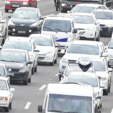  PORTO ALEGRE, RS, BRASIL 11/11/2016 - Trânsito intenso na Freeway em direção ao litoral. (FOTO: LAURO ALVES/AGÊNCIA RBS).