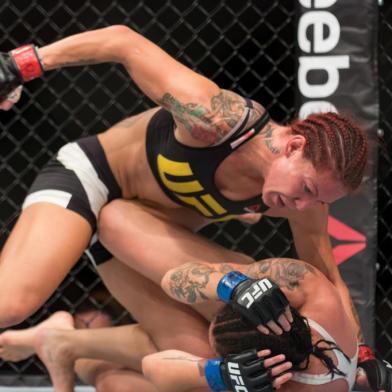 UFC Fight Night Brasília Cyborg x LansbergBRASÍLIA, DF - 25.09.2016: UFC FIGHT NIGHT BRASÍLIA CYBORG X LANSBERG - Cris Cyborg venceu Lina Lansberg por knockout técnico no segundo round durante UFC Brasília realizado no Ginásio Nilson Nelson. (Foto: Reinaldo Reginato/Fotoarena/Lancepress!)Editoria: SPOIndexador: Reinaldo ReginatoFonte: Agência Lancepress!