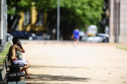  PORTO ALEGRE, RS, BRASIL - 2016.12.26 - Tarde de calor intenso em Porto Alegre. (Foto: André Ávila/ Agência RBS)