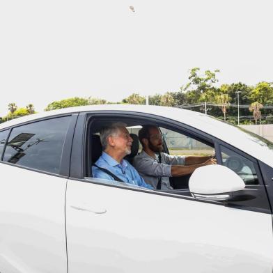  PORTO ALEGRE, RS, BRASIL, 21-12-2016. José Fortunati é um político brasileiro e atual prefeito da cidade de Porto Alegre, participa do programa Gaúcha Me Leva com Daniel Scola. (FOTO: ANDERSON FETTER/AGÊNCIA RBS)Indexador: Anderson Fetter