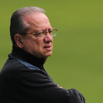 Saul Berdichevski - Coordenador Médico PORTO ALEGRE, RS, BRASIL - 02-08-2013 - Treino do Grêmio na Arena, antes do Gre-Nal que ocorrerá no próximo domingo (FOTO: DIEGO VARA/ AGÊNCIA RBS, ESPORTES)Indexador: Diego Vara