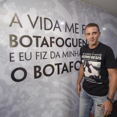 RIO DE JANEIRO, 29/12/2016: Montillo chega à sede de General Severiano para exames no Botafogo. Foto: Alexandre Loureiro/ SSPress/ Botafogo.