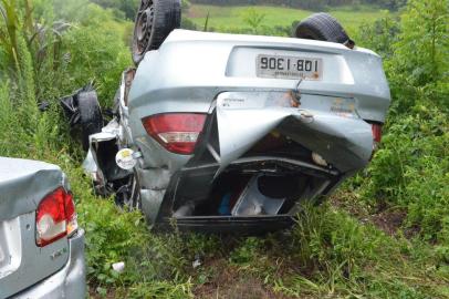  

Acidente com quatro mortes ocorreu ERS-404, km 13, entre Rondinha e Ronda Alta - Freela Rogério Machado/Especial/Agência RBS