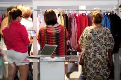  

Gerais do Catarina A Porter evento de moda realizado em Itapema
Indexador:                                 