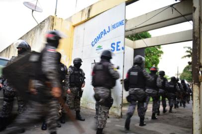 Revista no Compaj Semiaberto em Manaus conta com apoio do Exército Brasileiro