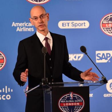  

NBA commissioner Adam Silver speaks before the NBA Global Game London 2017 basketball game between Indiana Pacers and Denver Nuggets at the O2 Arena in London on January 12, 2017. 
Glyn KIRK / AFP

Editoria: SPO
Local: London
Indexador: GLYN KIRK
Secao: basketball
Fonte: AFP
Fotógrafo: STR