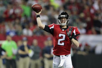 Divisional Round - Seattle Seahawks v Atlanta FalconsATLANTA, GA - JANUARY 14: Matt Ryan #2 of the Atlanta Falcons passes the ball against the Seattle Seahawks at the Georgia Dome on January 14, 2017 in Atlanta, Georgia.   Streeter Lecka/Getty Images/AFPEditoria: SPOLocal: AtlantaIndexador: STREETER LECKASecao: American FootballFonte: GETTY IMAGES NORTH AMERICAFotógrafo: STF