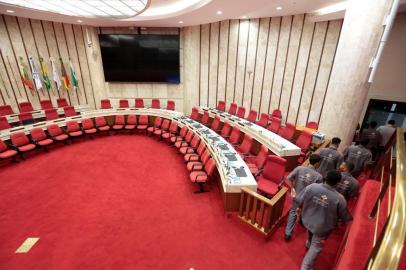  

PORTO ALEGRE, RS, BRASIL 20/01/2017 - Tribunal Regional Federal da 4ª Região prepara o auditório para receber o velório de Teori Zavascki. (FOTO: ANDRÉ ÁVILA/AGÊNCIA RBS).