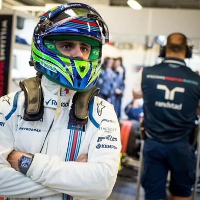 528111387

Williams Martini Racings Brazilian driver Felipe Massa waits in the pits during the second practice session of the Russian Formula One Grand Prix at the Sochi Autodrom circuit on October 9, 2015. AFP PHOTO / ANDREJ ISAKOVIC

Editoria: SPO
Local: Sochi
Indexador: ANDREJ ISAKOVIC
Secao: Motor Racing
Fonte: AFP
Fotógrafo: STF