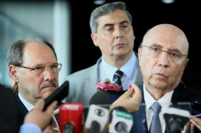 BRASÍLIA, DF, BRASIL, 24.01.2017: Ministro da Fazenda Henrique Meirelles e o governador José Ivo Sartori, concedem entrevista coletiva à imprensa. Foto: Luiz Chaves/Palácio Piratini