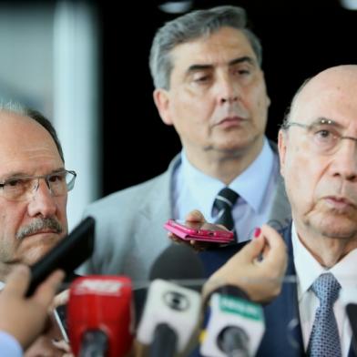 BRASÍLIA, DF, BRASIL, 24.01.2017: Ministro da Fazenda Henrique Meirelles e o governador José Ivo Sartori, concedem entrevista coletiva à imprensa. Foto: Luiz Chaves/Palácio Piratini