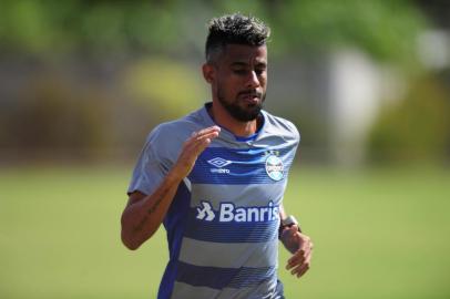  PORTO ALEGRE, RS, BRASIL, 30-01-2017. Treino do Grêmio no CT Luiz Carvalho, em Porto Alegre. Na foto: Léo Moura (ANDRÉ ÁVILA/AGÊNCIA RBS)