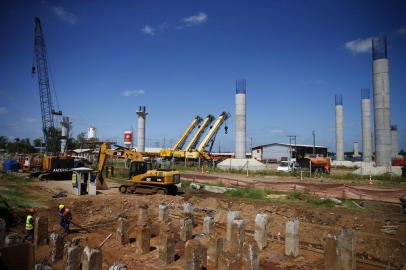  PORTO ALEGRE, RS, BRASIL, 19-01-2017: Obras federais em estradas do Rio Grande do Sul. Na foto, obras da nova Ponte do Guaíba, em Porto Alegre (FOTO FÉLIX ZUCCO/AGÊNCIA RBS, Editoria de Notícias).