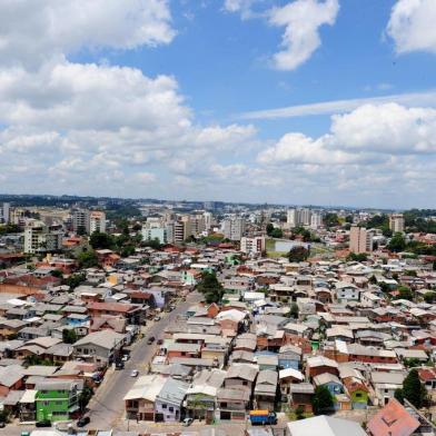  CAXIAS DO SUL, RS, BRASIL (08/02/2017). Loteamento Irregular 2017. Vista do bairro 1º de Maio, núcleo habitacional que surgiu de uma invasão em 1979. (Roni Rigon/Pioneiro).